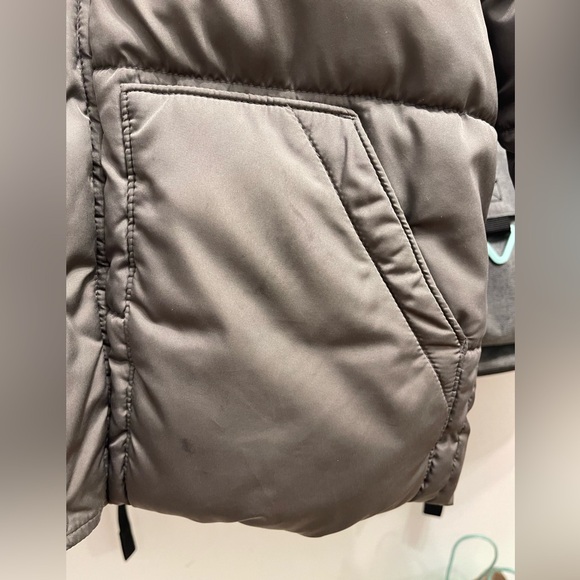 Gap boy size medium (8-9) puffer jacket color gray - Picture 4 of 9